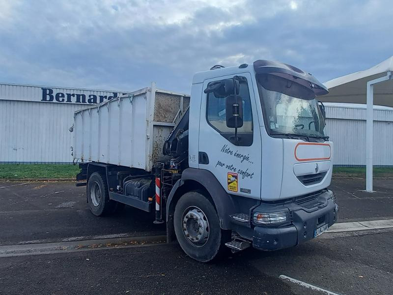 RENAULT TRUCKS MIDLUM 220.16 benne souffleur et grue RENAULT TRUCKS MIDLUM 220.16 benne souffleur et grue
