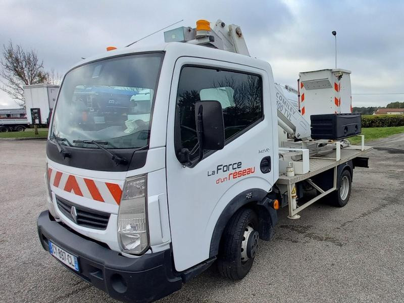 Vente Utilitaires légers RENAULT TRUCKS d'occasion