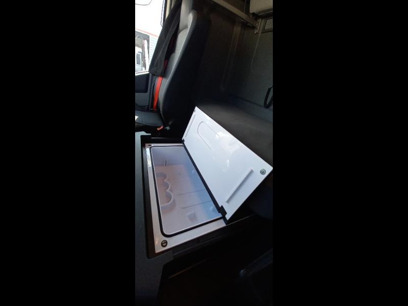 RENAULT TRUCKS T 460 Voith
